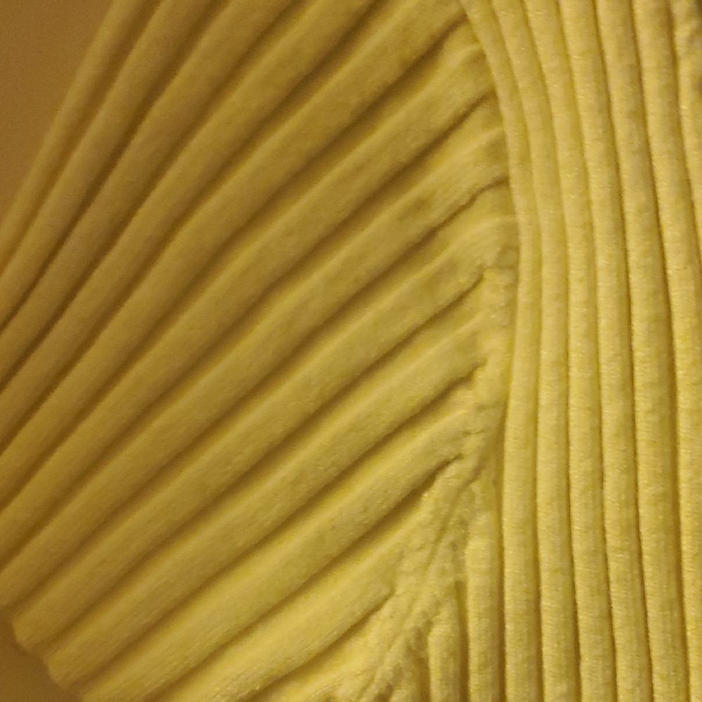 Crescent Light Yellow Ribbed Knit Top - Picture 4 of 6